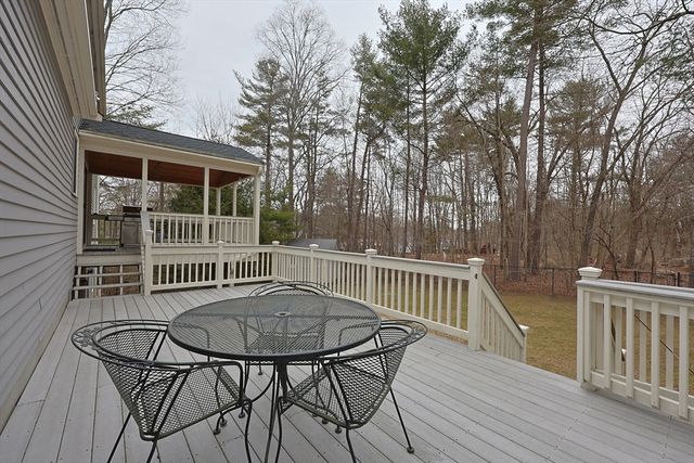 15 Tilting Rock Rd, Wrentham, MA 02093