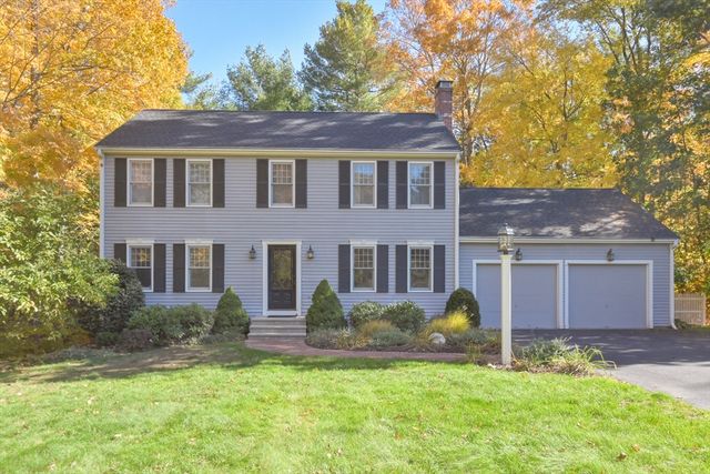 15 Tilting Rock Rd, Wrentham, MA 02093