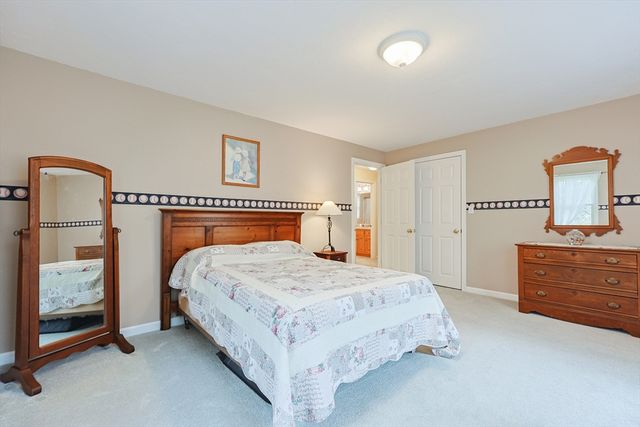 15 Tilting Rock Rd, Wrentham, MA 02093