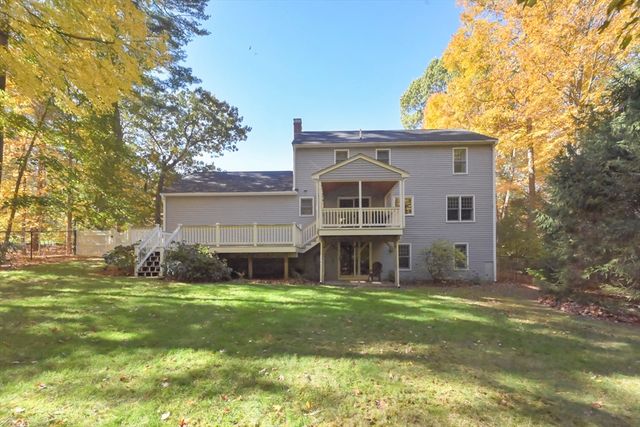 15 Tilting Rock Rd, Wrentham, MA 02093