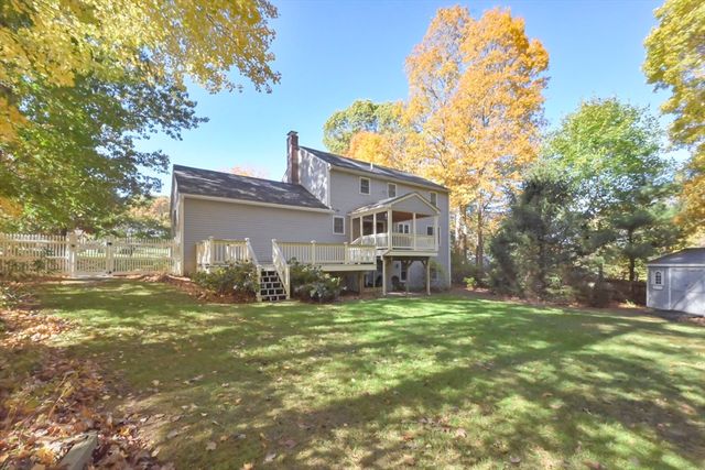 15 Tilting Rock Rd, Wrentham, MA 02093