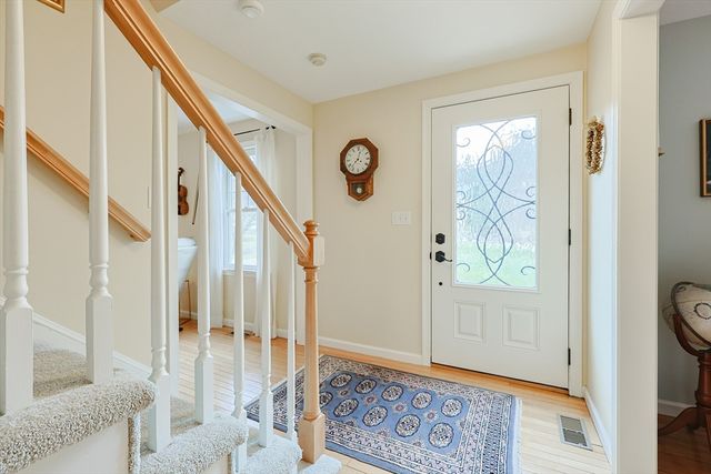 15 Tilting Rock Rd, Wrentham, MA 02093