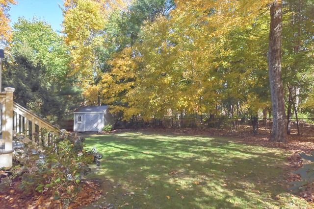 15 Tilting Rock Rd, Wrentham, MA 02093