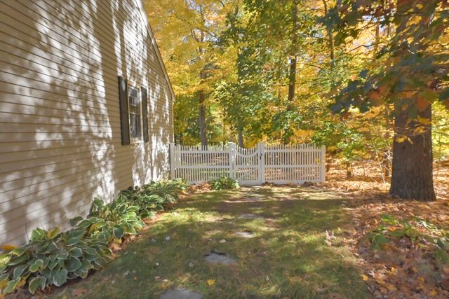 15 Tilting Rock Rd, Wrentham, MA 02093