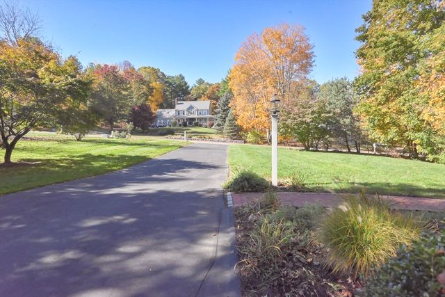 15 Tilting Rock Rd, Wrentham, MA 02093