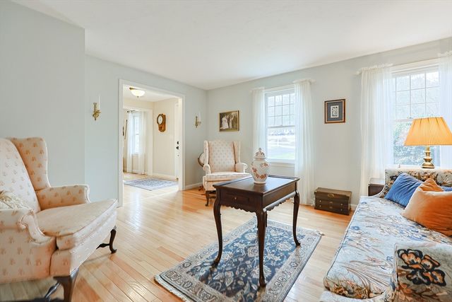 15 Tilting Rock Rd, Wrentham, MA 02093