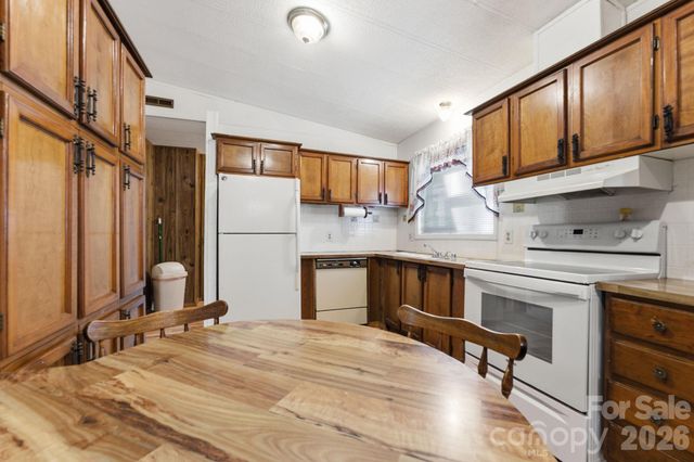 1200 Barkers Creek Road, Whittier, NC 28789