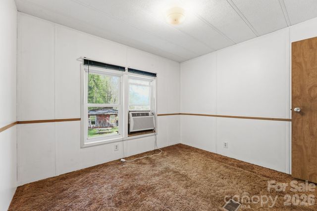 1200 Barkers Creek Road, Whittier, NC 28789
