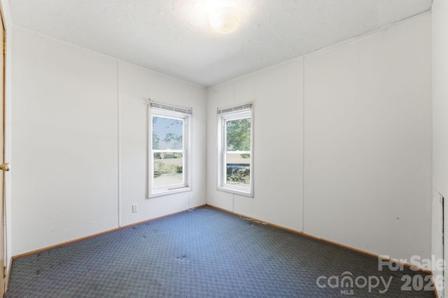 1200 Barkers Creek Road, Whittier, NC 28789