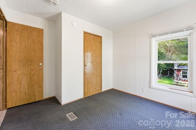 1200 Barkers Creek Road, Whittier, NC 28789