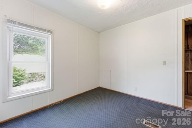 1200 Barkers Creek Road, Whittier, NC 28789