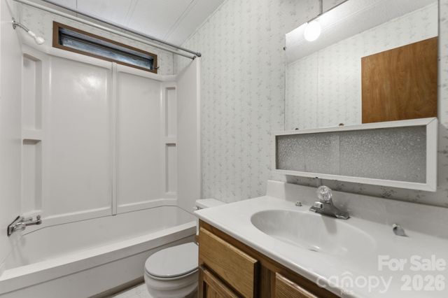 1200 Barkers Creek Road, Whittier, NC 28789