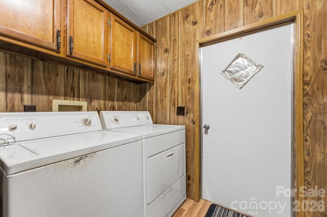 1200 Barkers Creek Road, Whittier, NC 28789