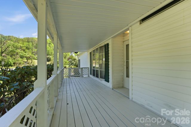 1200 Barkers Creek Road, Whittier, NC 28789