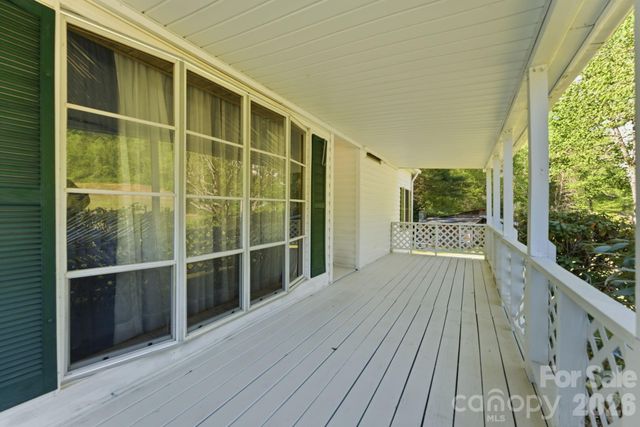 1200 Barkers Creek Road, Whittier, NC 28789