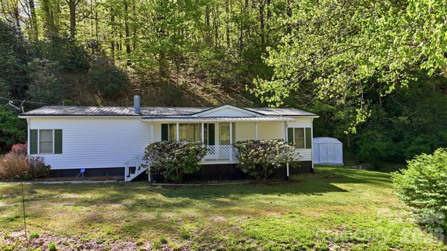 1200 Barkers Creek Road, Whittier, NC 28789