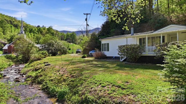 1200 Barkers Creek Road, Whittier, NC 28789