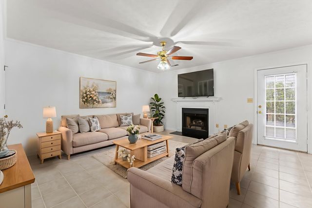 40 Wood Pointe Drive, Greenville, SC 29615