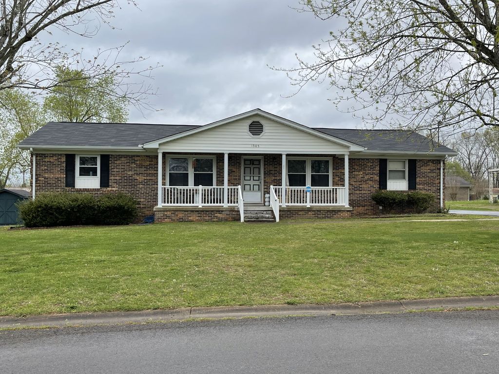 1305 Northcutt Dr, Shelbyville, TN 37160
