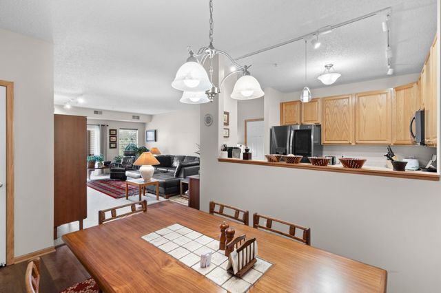 12795 Collegeview Drive 203, Eden Prairie, MN 55347