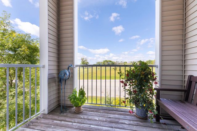 12795 Collegeview Drive 203, Eden Prairie, MN 55347