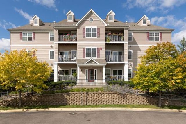 12795 Collegeview Drive 203, Eden Prairie, MN 55347
