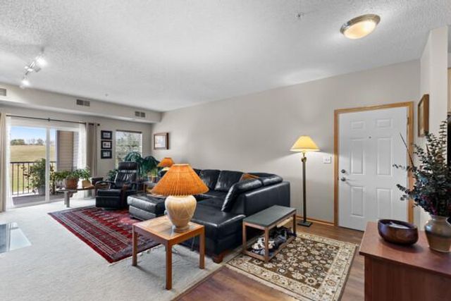 12795 Collegeview Drive 203, Eden Prairie, MN 55347