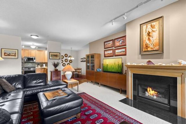 12795 Collegeview Drive 203, Eden Prairie, MN 55347