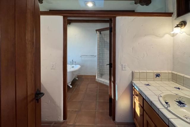 5443 Calzada Del Bosque, Rancho Santa Fe, CA 92067