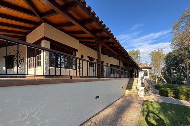 5443 Calzada Del Bosque, Rancho Santa Fe, CA 92067