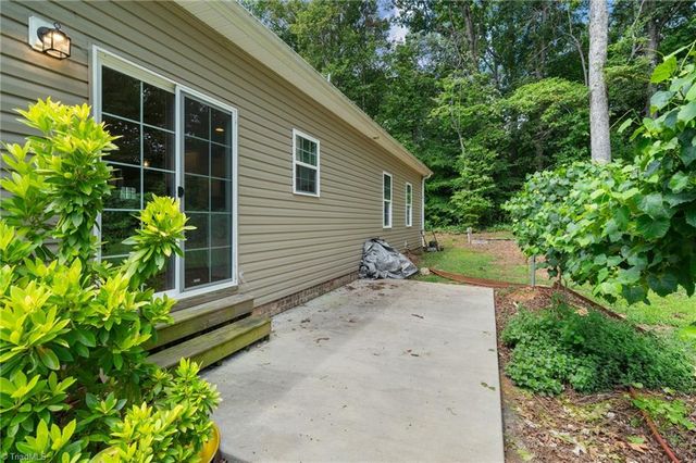 6037 Lura Road, Winston-salem, NC 27104