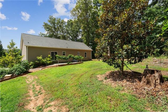 6037 Lura Road, Winston-salem, NC 27104