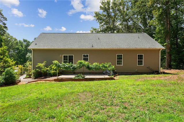 6037 Lura Road, Winston-salem, NC 27104