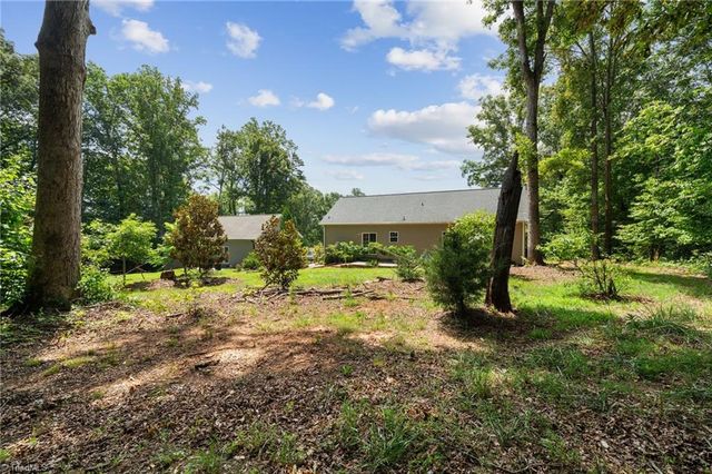 6037 Lura Road, Winston-salem, NC 27104