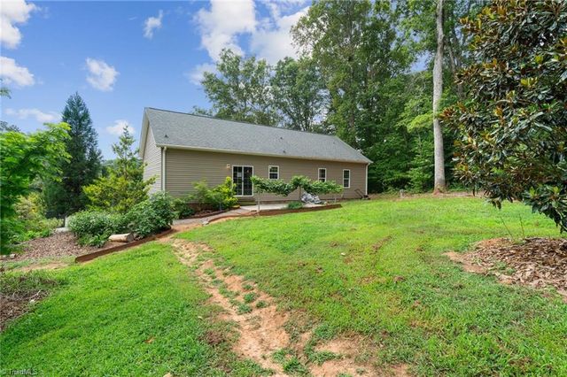 6037 Lura Road, Winston-salem, NC 27104