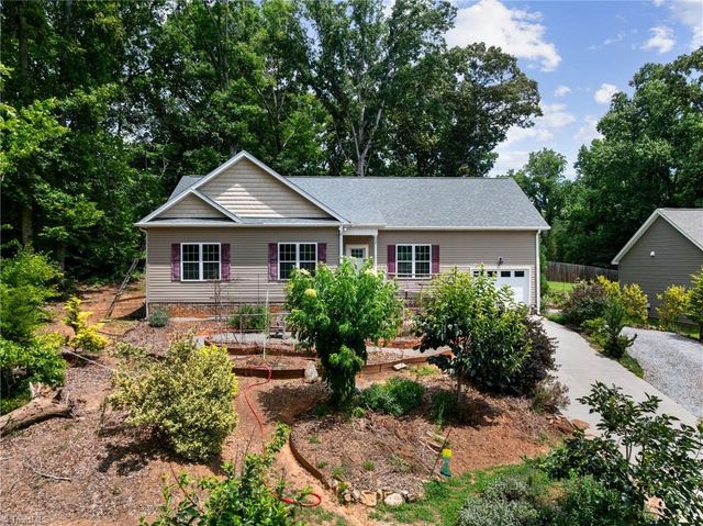 6037 Lura Road, Winston-salem, NC 27104