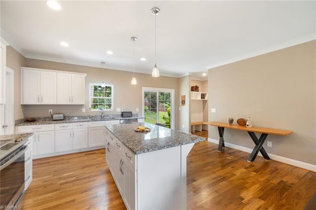 6037 Lura Road, Winston-salem, NC 27104