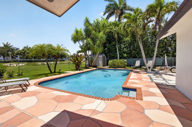 1273 NW 11th Street, Boynton Beach, FL 33426