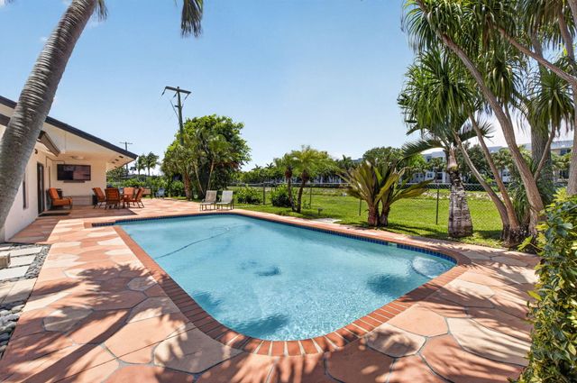 1273 NW 11th Street, Boynton Beach, FL 33426