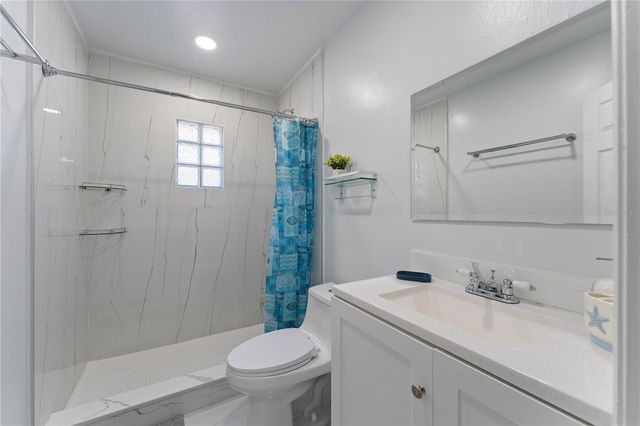 138 PEARL AVENUE, Sarasota, FL 34243
