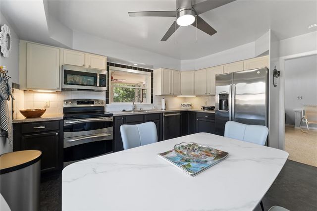 138 PEARL AVENUE, Sarasota, FL 34243