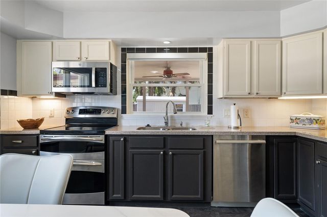 138 PEARL AVENUE, Sarasota, FL 34243