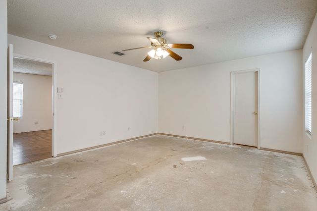 4940 Waterford Drive, Fort Worth, TX 76179