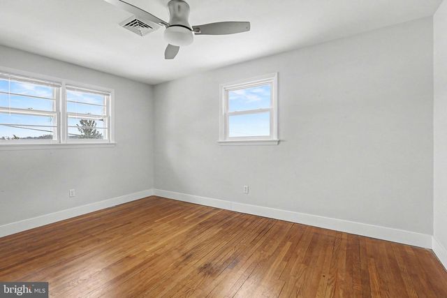 909 SUNNYSIDE RD, Hummelstown, PA 17036