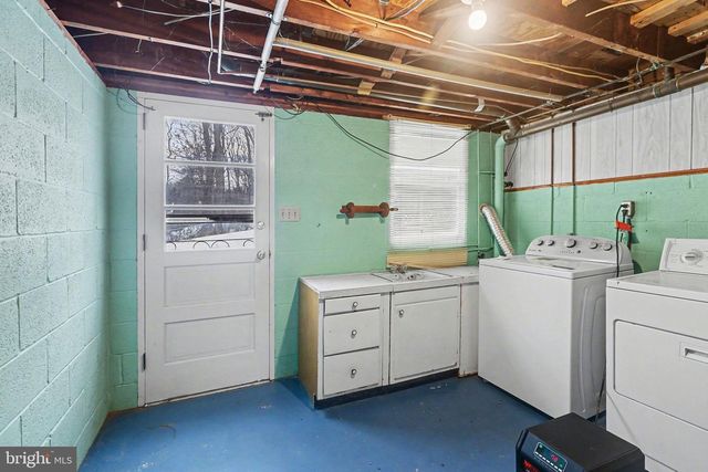 909 SUNNYSIDE RD, Hummelstown, PA 17036