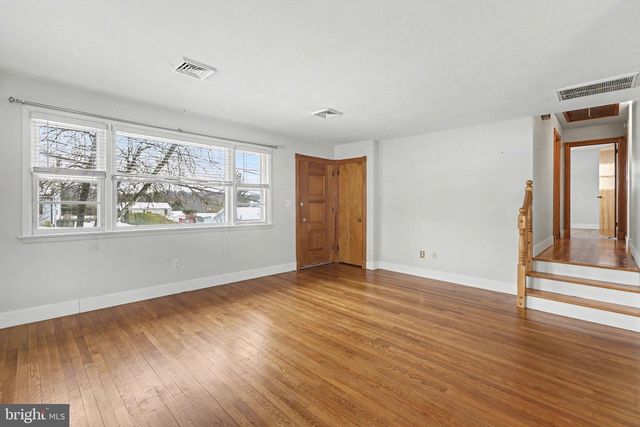 909 SUNNYSIDE RD, Hummelstown, PA 17036