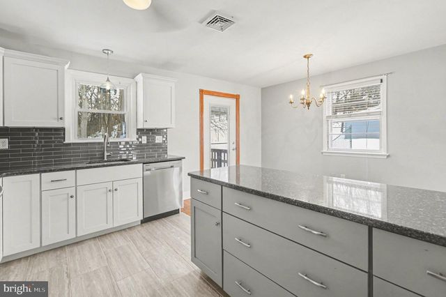 909 SUNNYSIDE RD, Hummelstown, PA 17036