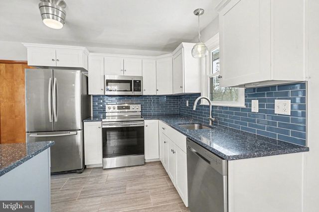 909 SUNNYSIDE RD, Hummelstown, PA 17036