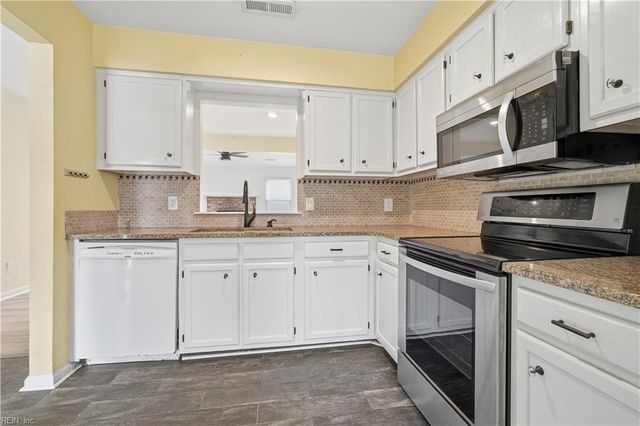 1089 Gershwin CT, Virginia Beach, VA 23454