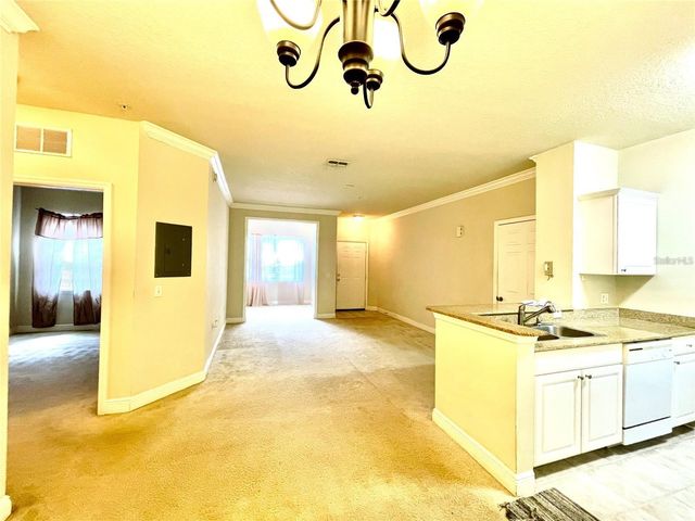 303 SOUTHERN P CIRCLE 102, Winter Garden, FL 34787